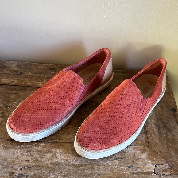 UGG Red Suede Slip-On  Loafer Shoes Size - Picture 1 of 6